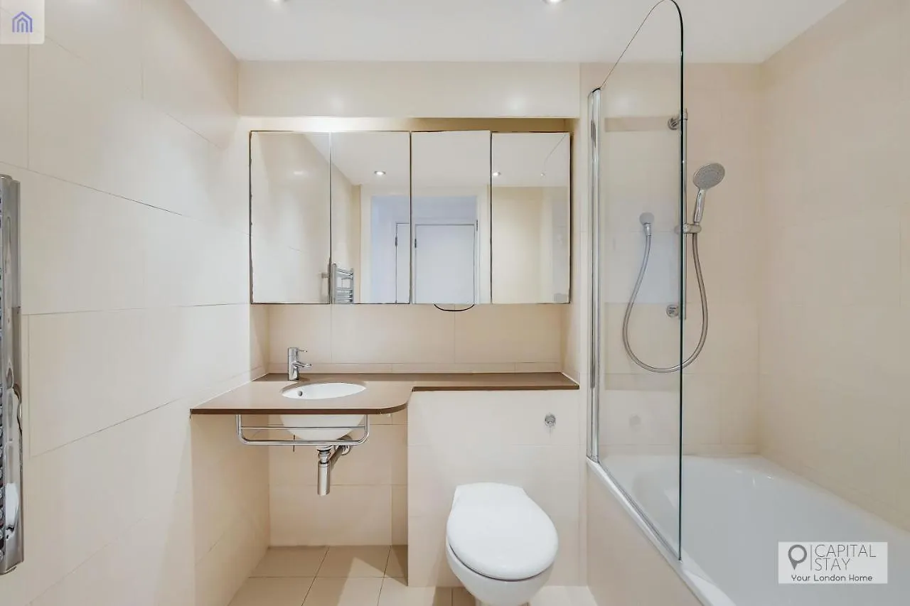 Fully Serviced Two Bed Apartment By Excel & O2 London